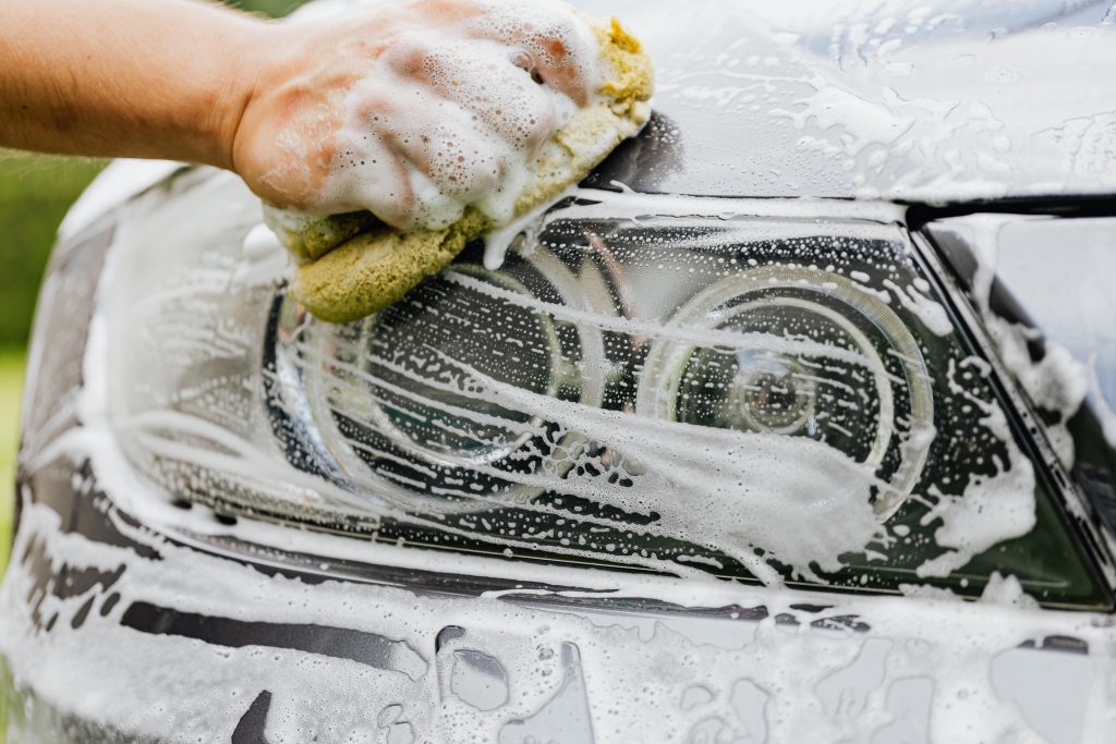 cleaning car headlight