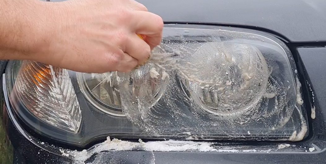 cleaning in circular motion